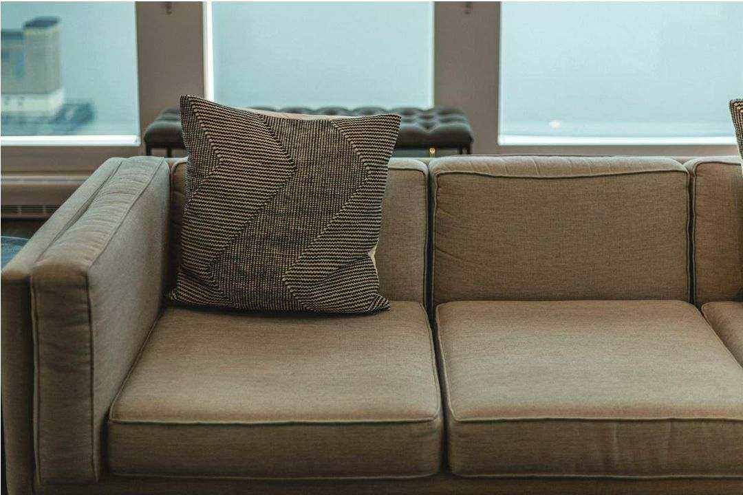 Sectional sleeper with chaise