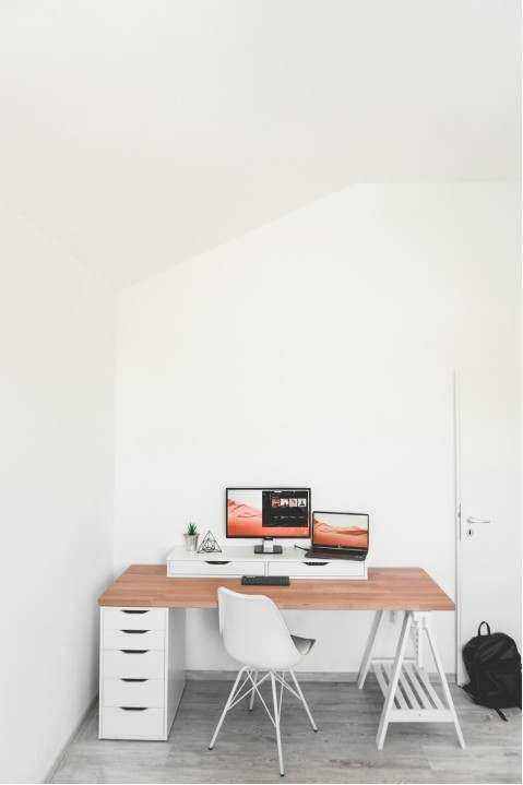 Compact balcony storage